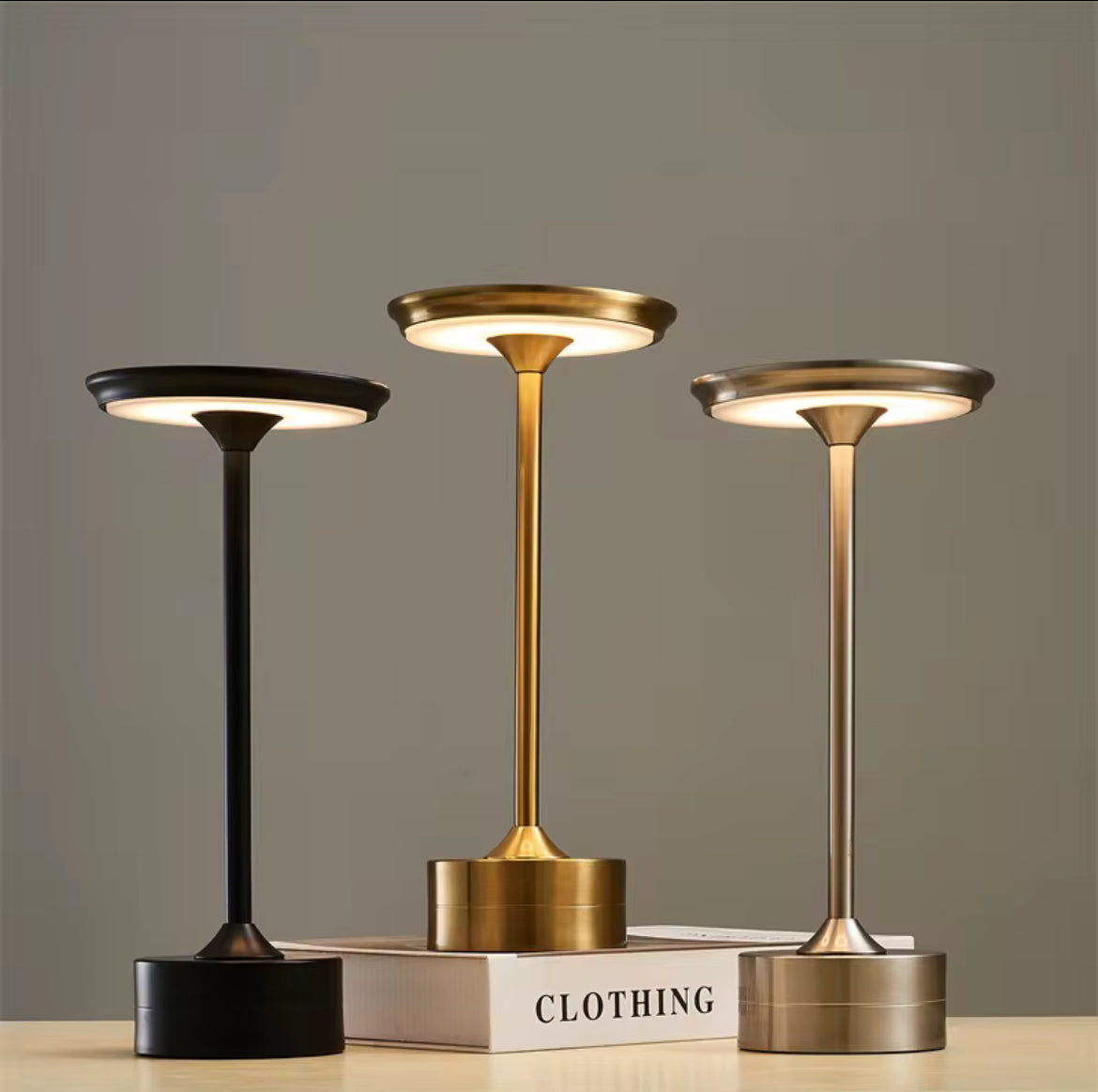 Luna Bordlampe – stilren og smart belysning