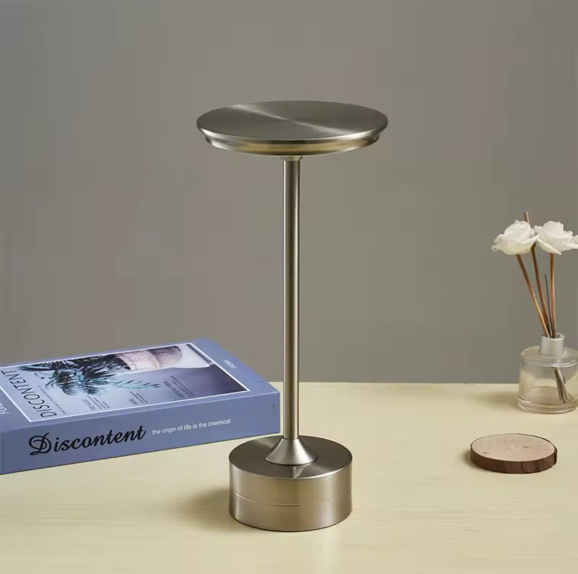 Luna Bordlampe – stilren og smart belysning